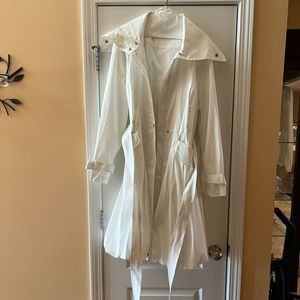 All weather light weight coat!